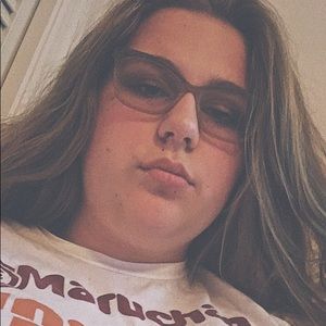 Meet your Posher, Caroline